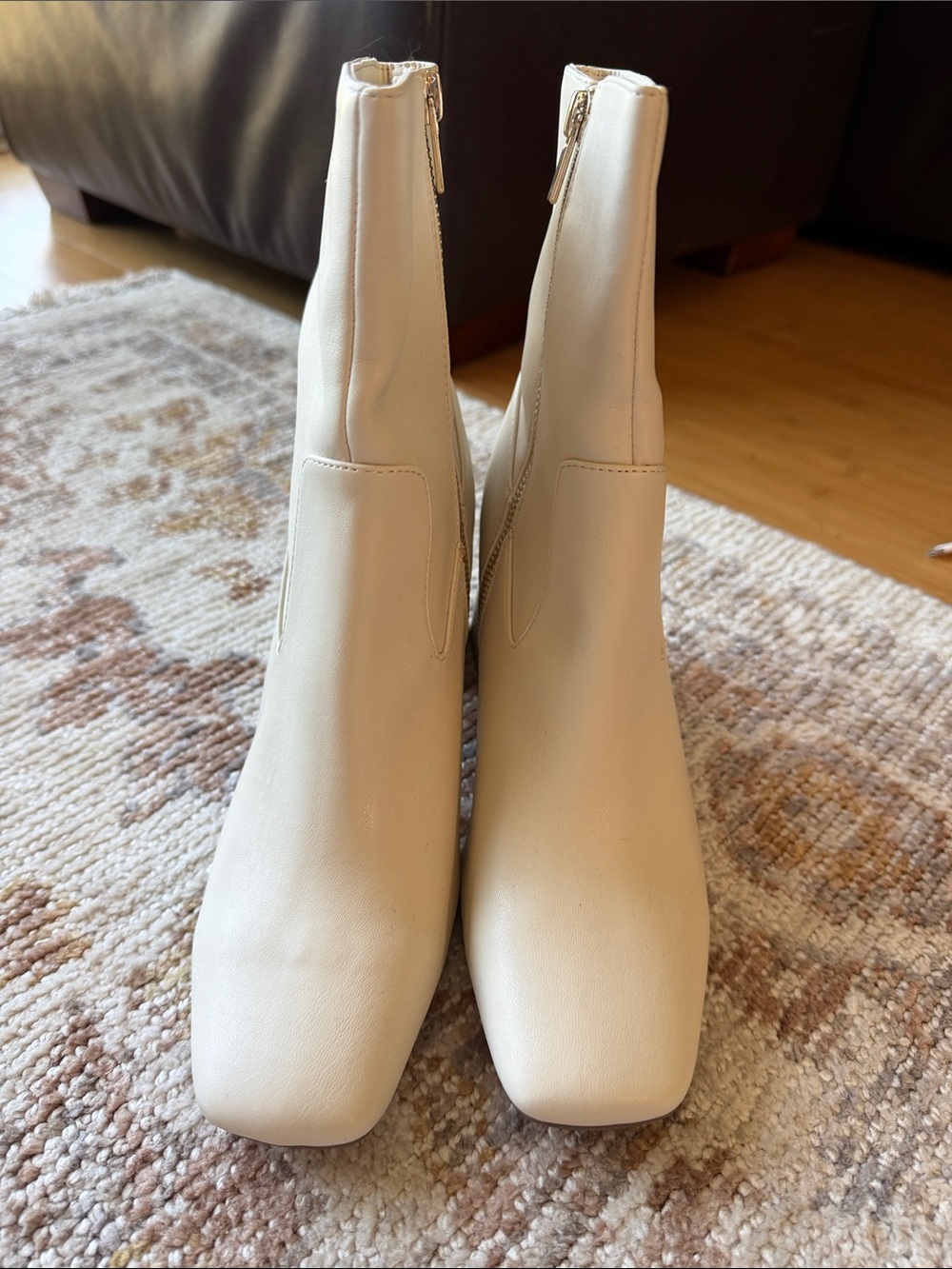 Abercrombie & Fitch NIB Valerie Boots Sz 8